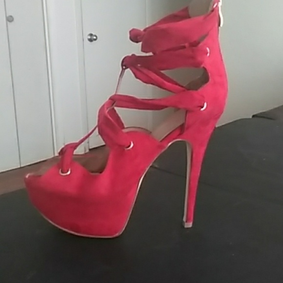 Platforms - Picture 1 of 1